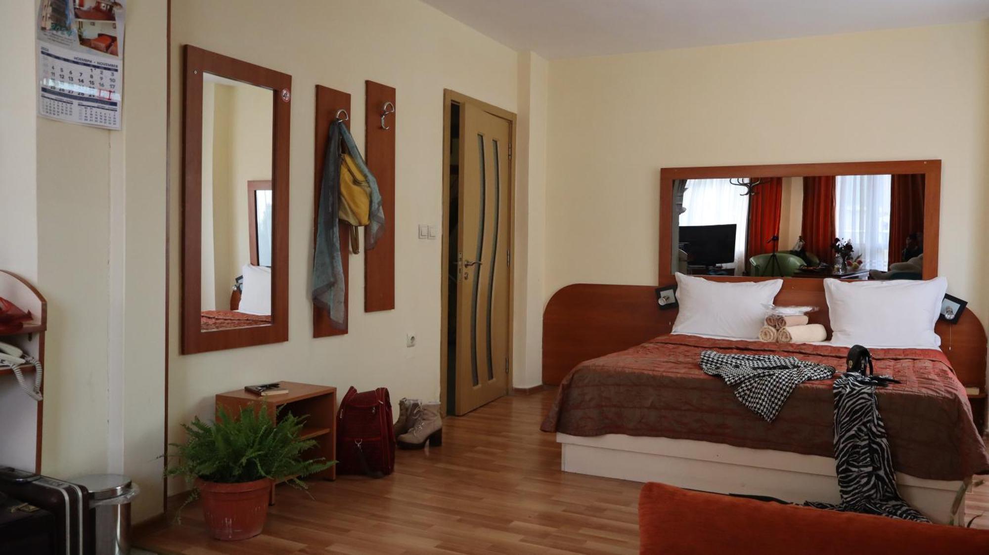Hotel Palitra Varna Exterior foto